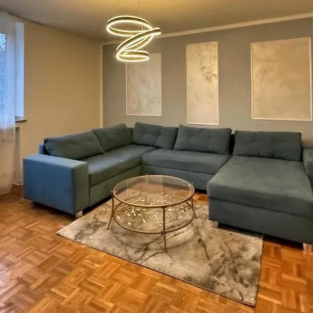 Apartment Spacious 3-room With Balcony Monchengladbach