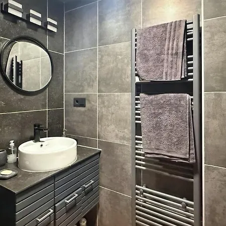 Lejlighed Spacious 3-room With Balcony