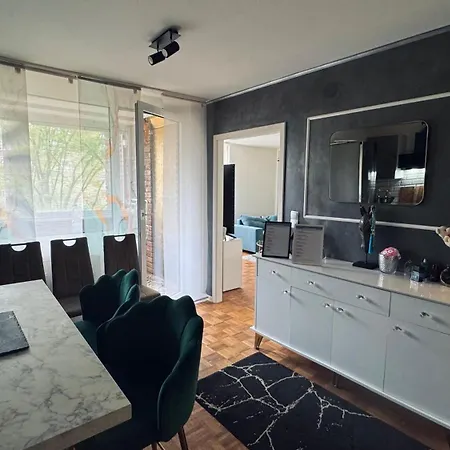 Spacious 3-room With Balcony Appartamento
