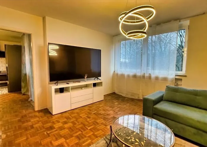 Lejlighed Spacious 3-room With Balcony *